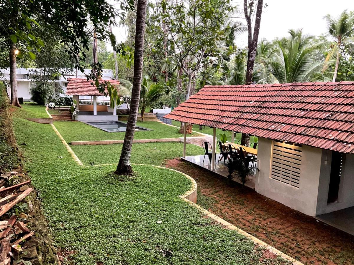 Pool Villa - The Humming Trees, Pala Lalam Bagian luar foto